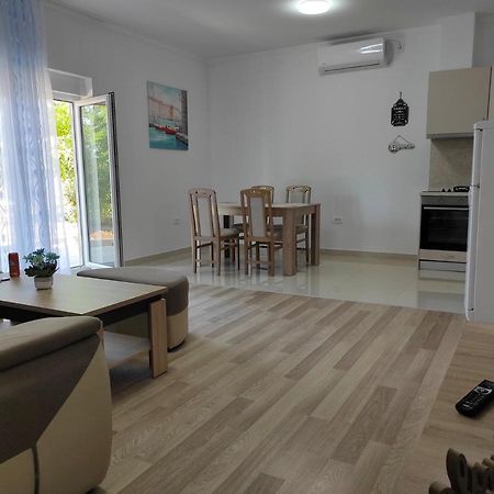 One Bedroom Apartment Gogo With Private Parking Neum Exterior foto